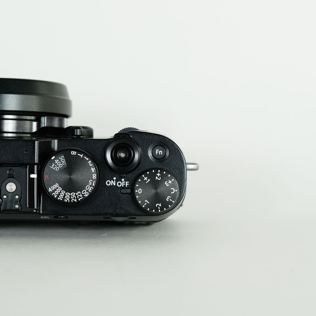 FUJIFILM X100F ブラック