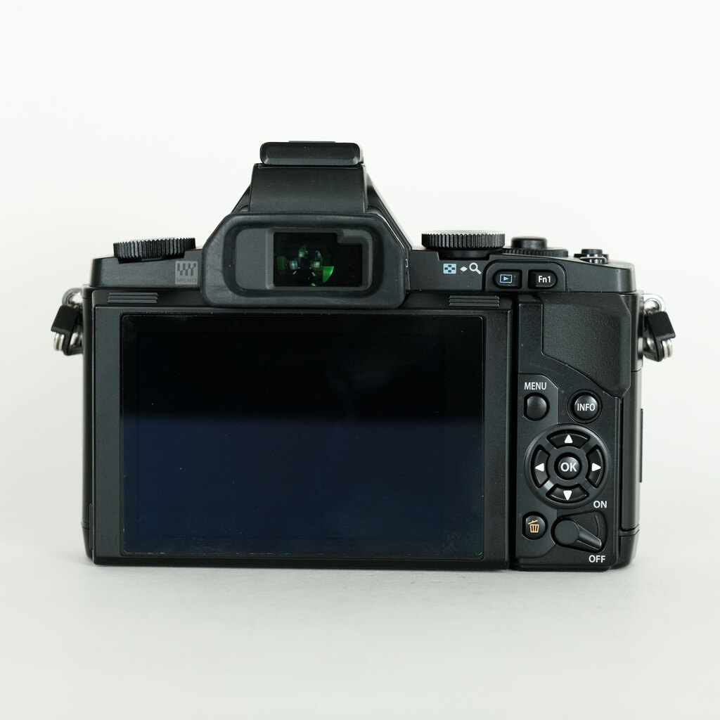 OLYMPUS OM-D E-M5 ボディ ブラック