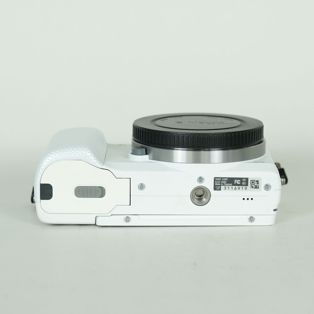 SONY α5000（ILCE-5000）の出品 | ONE SCENE（ワンシーン）