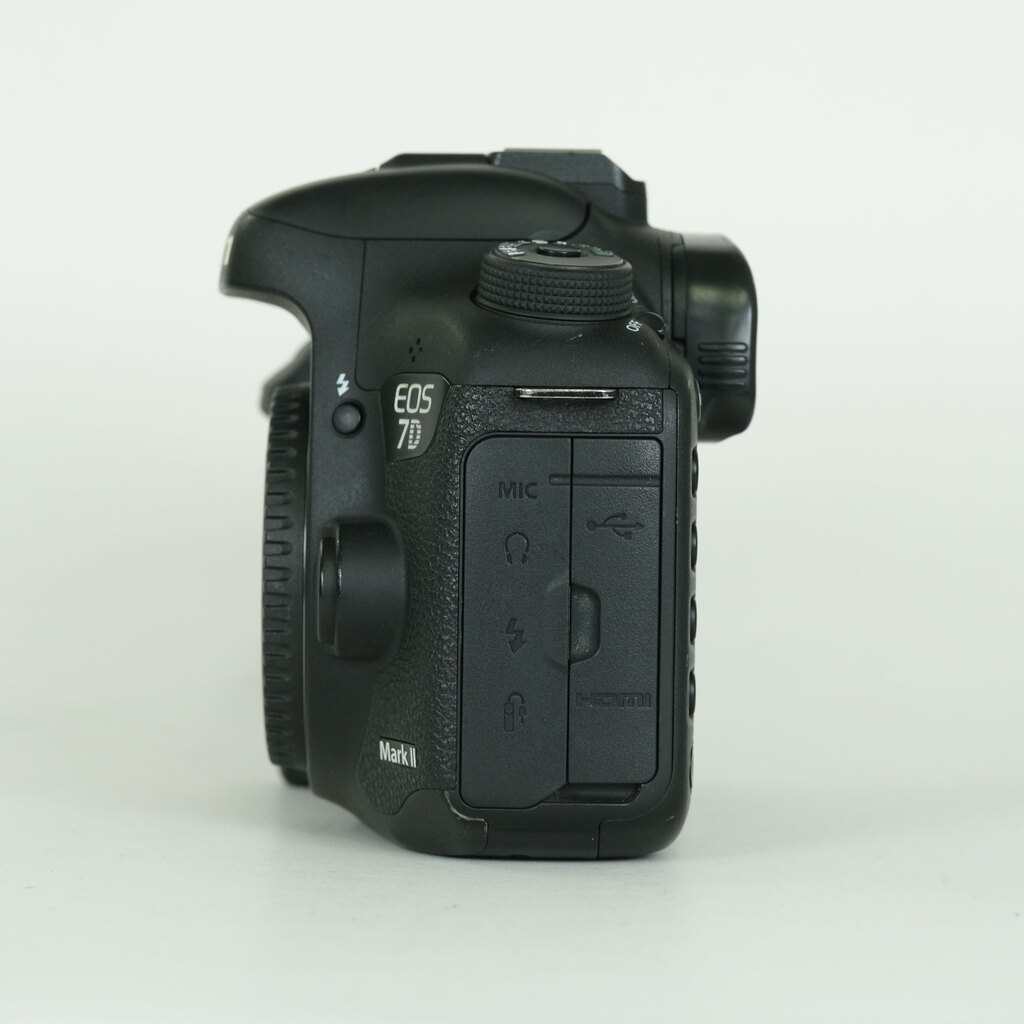 Canon EOS 7D Mark II Canon EOS 7D Mark II