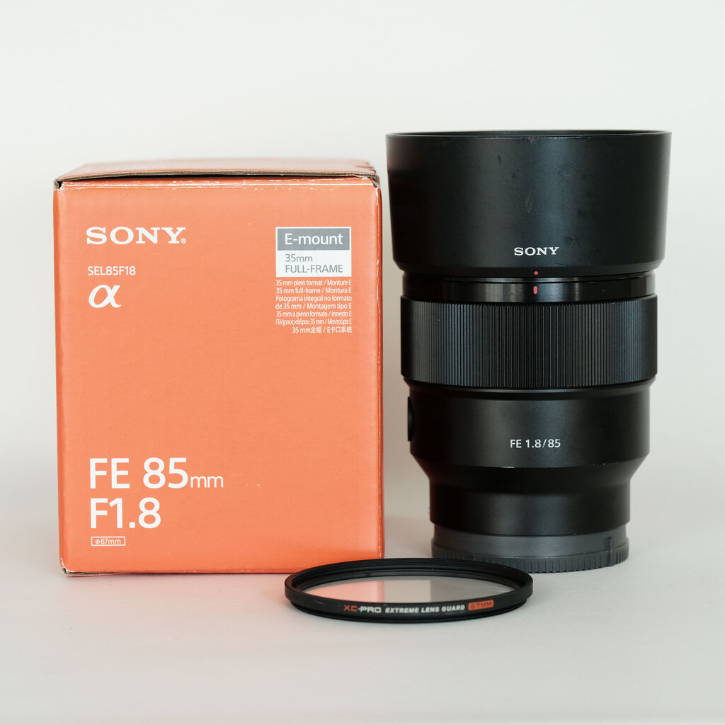【未使用・レンズフードに傷あり】SONY EF 85mm F1.8 単焦点レンズ 未使用・レンズフードに傷あり】SONY EF 85mm F1.8 単焦点レンズ FE