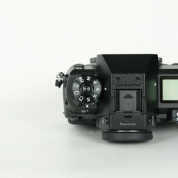 Panasonic LUMIX DC-S1 Panasonic LUMIX DC-S1
