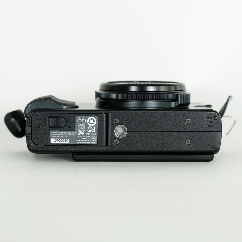 FUJIFILM X70 ブラック