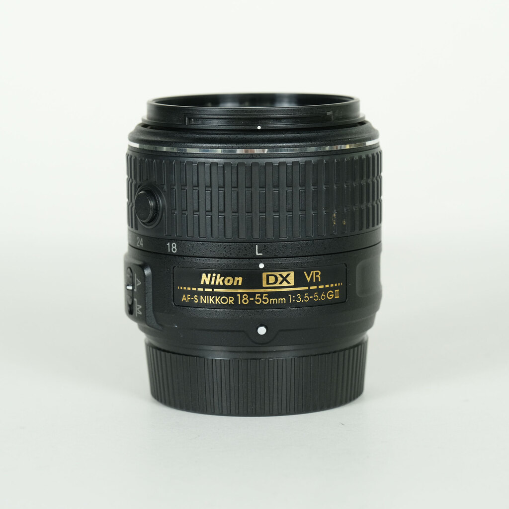 D3400＆AF-S 18-55mm VRレンズ　　美品 AF-S DX NIKKOR 18-55mm f/3.5-5.6G VR II 中古価格比較 - 価格.com