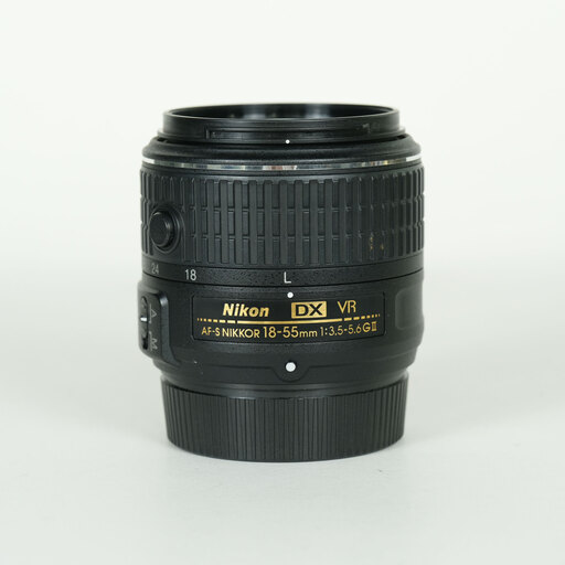 Nikon AF-S DX NIKKOR 18-55mm f3.5-5.6G VR II
