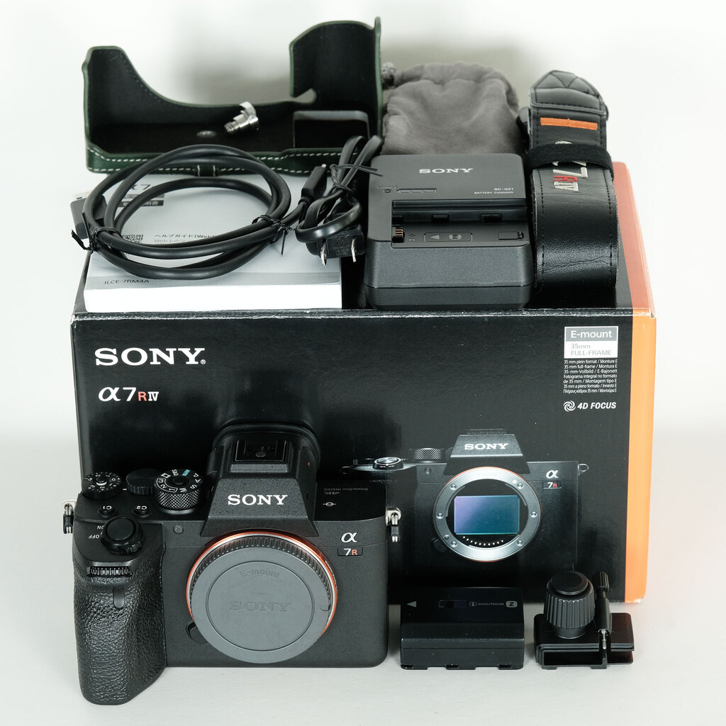 SONY α7RIV ボディ ILCE-7RM4A   【後期モデル 液晶下部にSONYロゴなし】