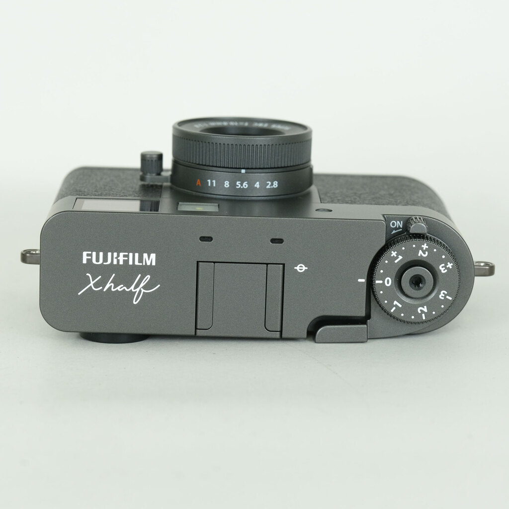 FUJIFILM X half X-HF1