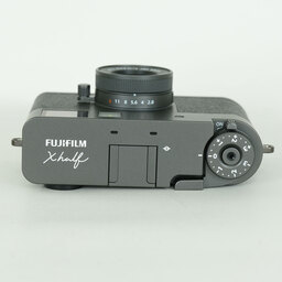 FUJIFILM X half X-HF1
