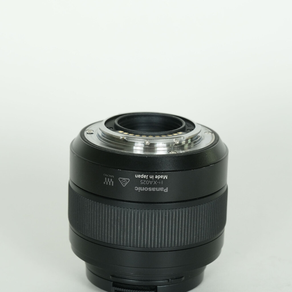 Panasonic LEICA DG SUMMILUX 25mm/F1.4 II ASPH. Panasonic LEICA DG SUMMILUX 25mm/F1.4 II ASPH.