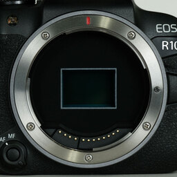 Canon EOS R10
