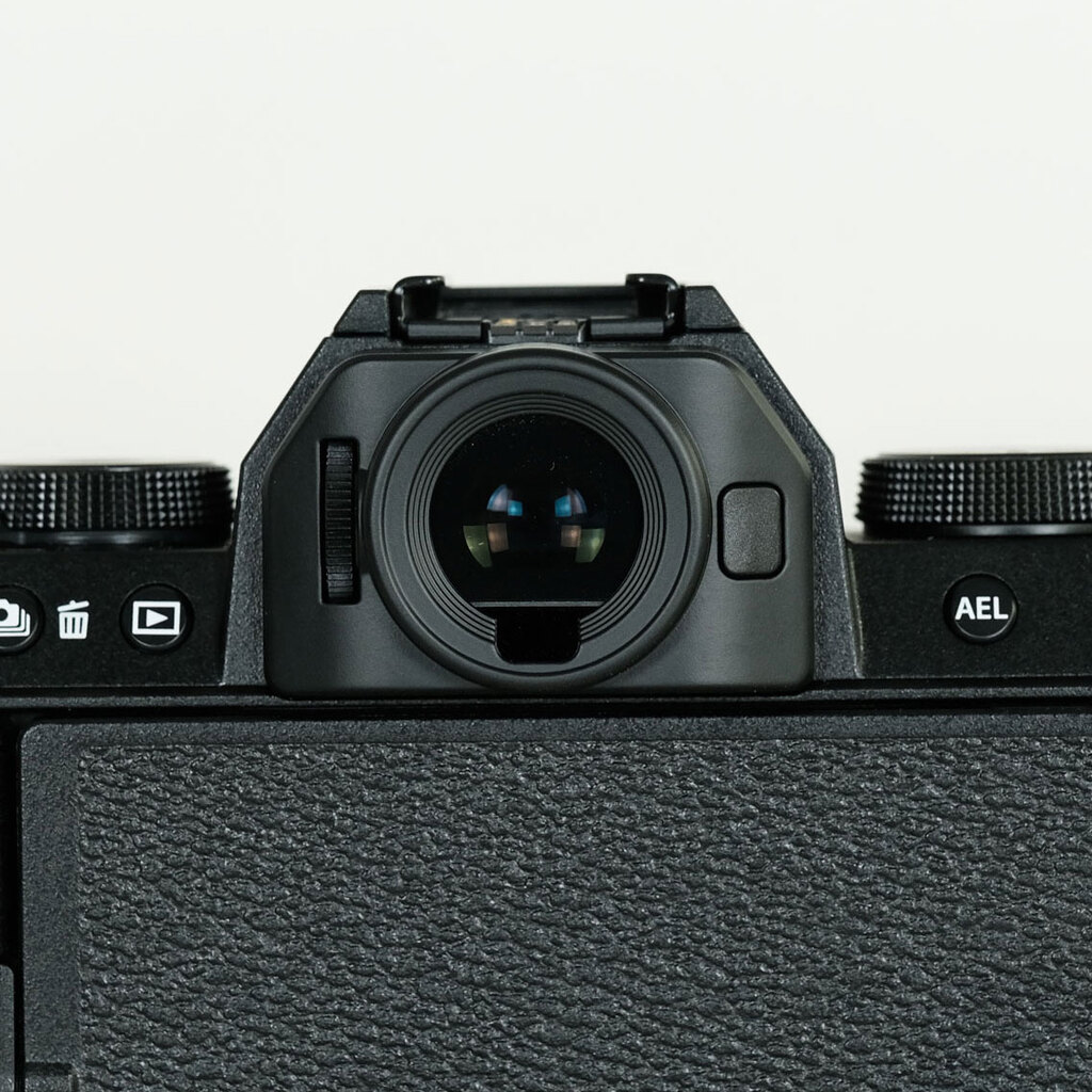 FUJIFILM X-S20