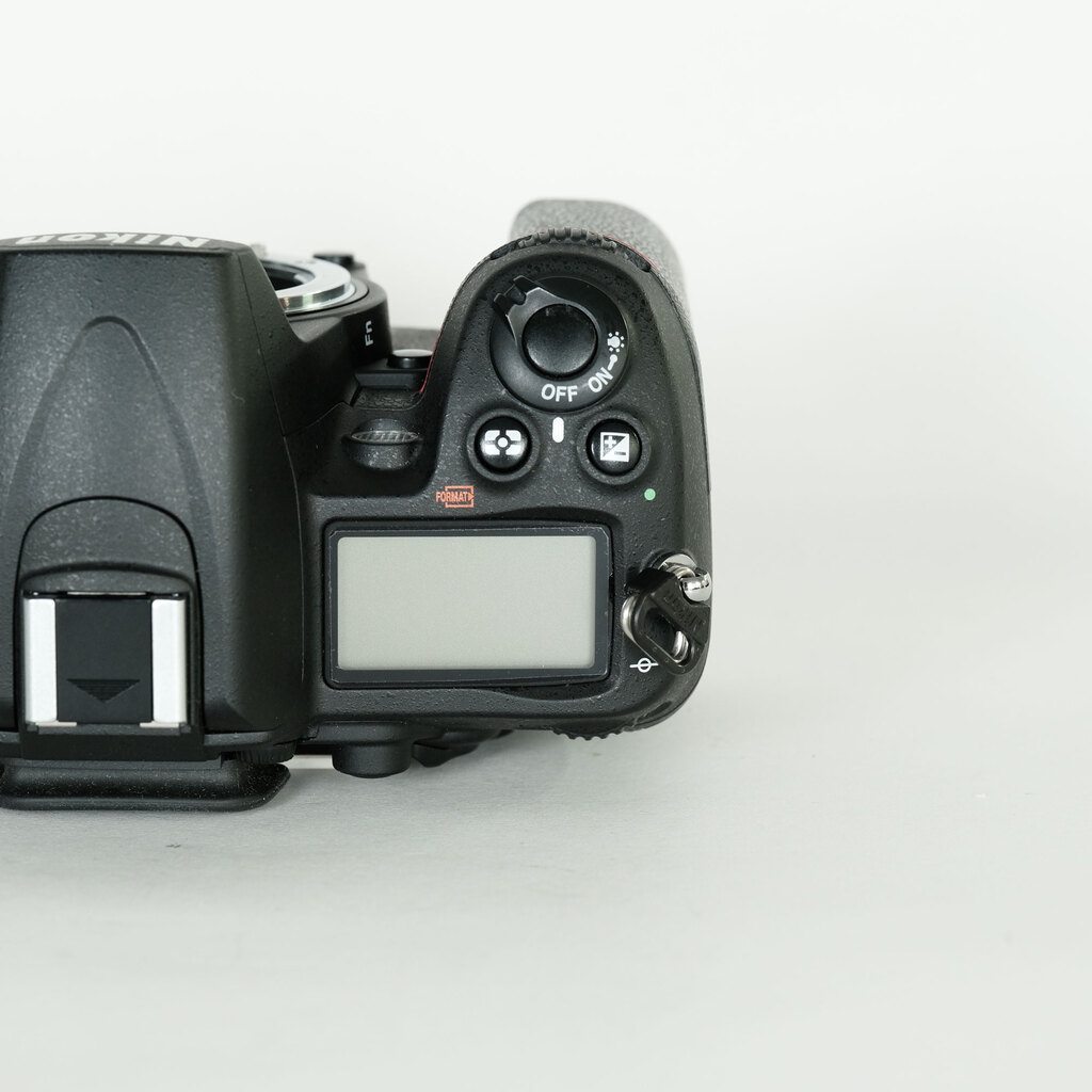 Nikon D7000の出品 | ONE SCENE（ワンシーン）