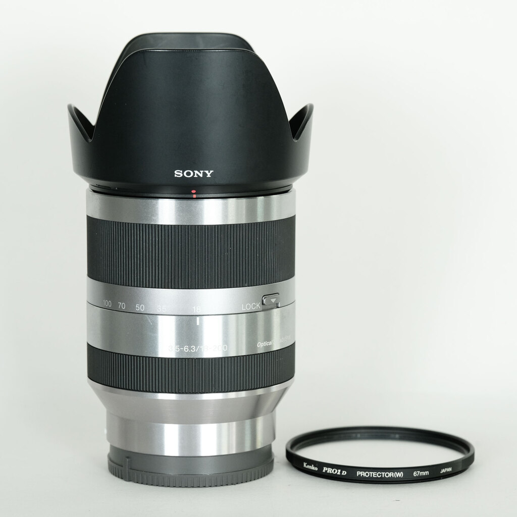SONY E18-200mm F3.5-6.3 OSS SEL18200