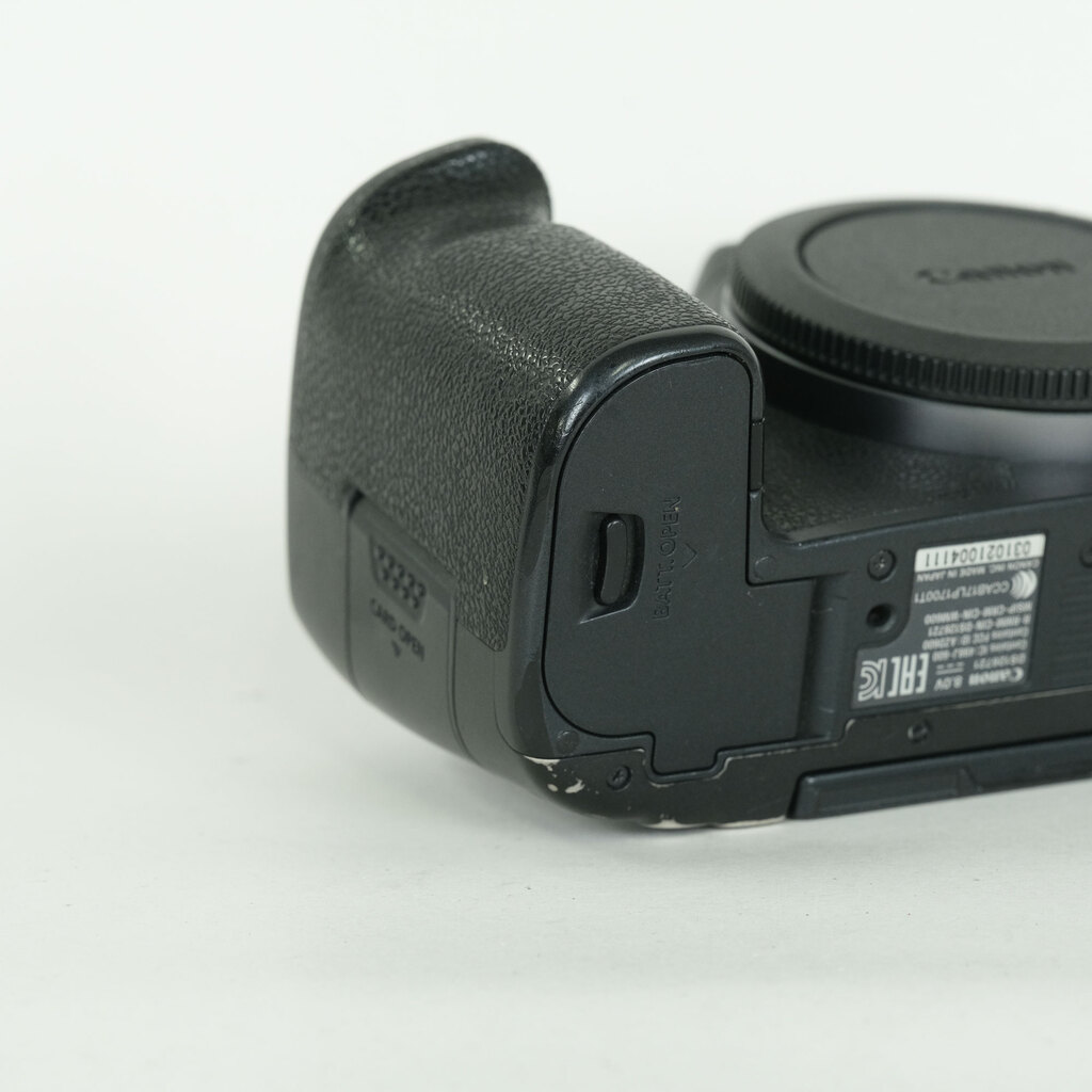 Canon EOS R Canon EOS R