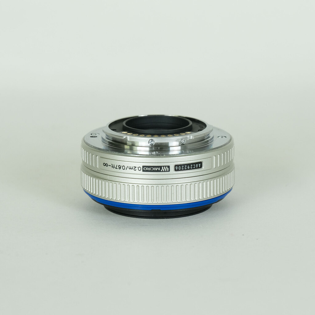 OLYMPUS M.ZUIKO DIGITAL 17mm F2.8 シルバー