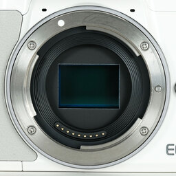 Canon EOS Kiss M