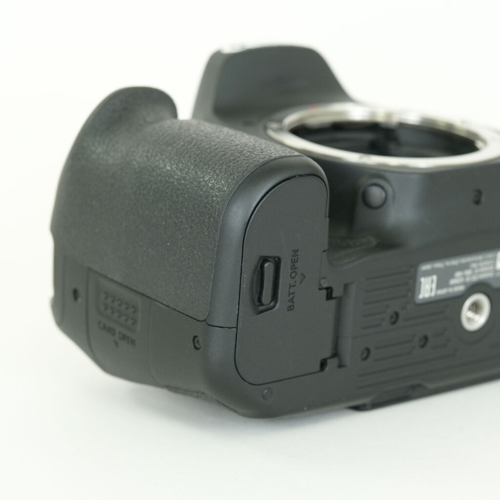 Canon EOS 90D