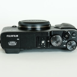 FUJIFILM X-E2