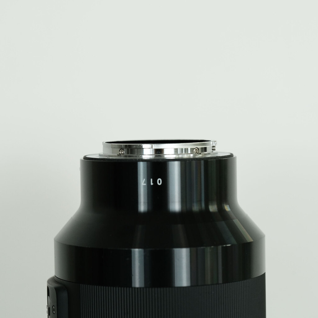 SIGMA Art 135mm F1.8 DG HSM (ソニーE用) SIGMA Art 135mm F1.8 DG HSM (ソニーE用)