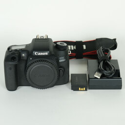 Canon EOS 8000D