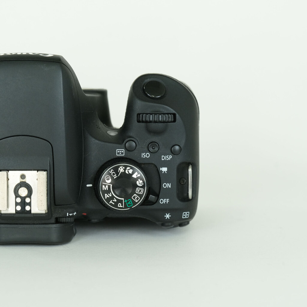 Canon EOS Kiss X9i