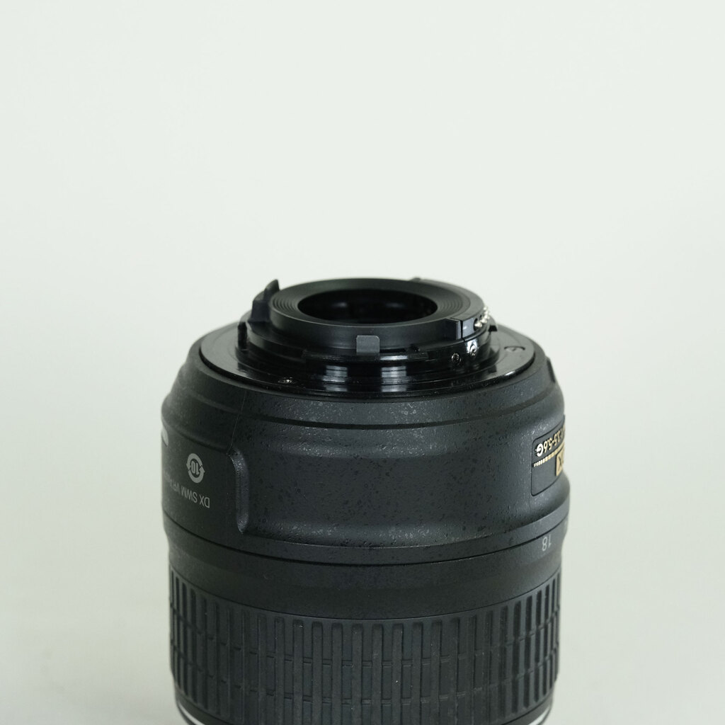 Nikon AF-S DX NIKKOR 18-55mm F3.5-5.6 G VR Nikon AF-S DX NIKKOR 18-55mm F3.5-5.6 G VR