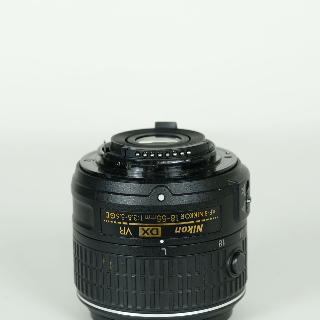 Nikon AF-S DX NIKKOR 18-55mm f3.5-5.6G VR IIの出品 | ONE SCENE