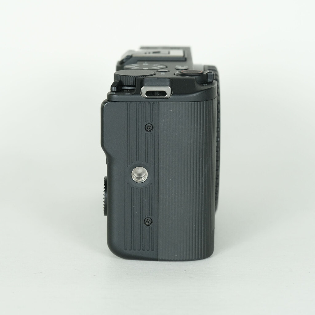 Canon EOS R50 V [�{�f�B]