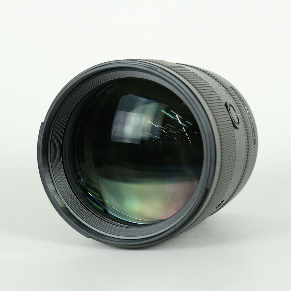 SONY FE 135mm F1.8 GM SEL135F18GMの出品 | ONE SCENE（ワンシーン）
