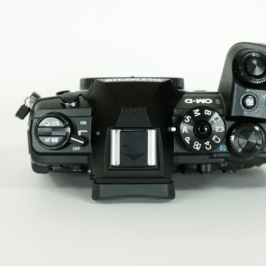 OLYMPUS OM-D E-M1 Mark III