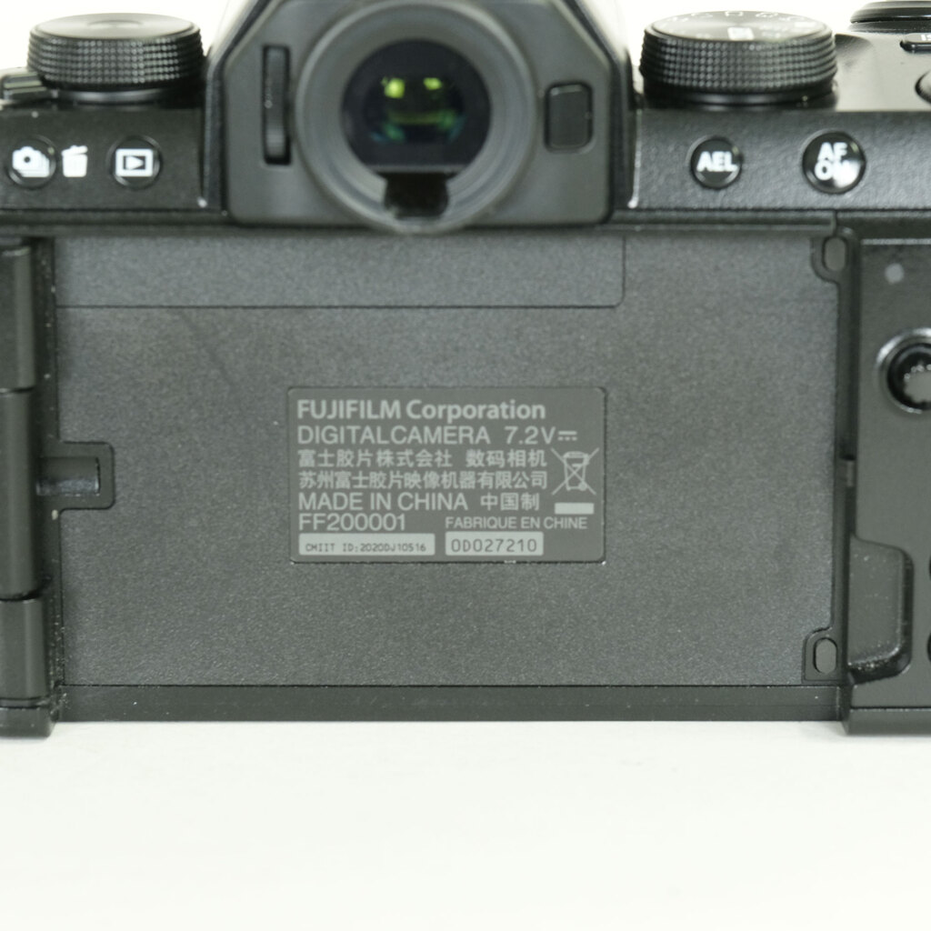 FUJIFILM X-S10