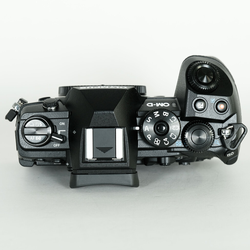 OLYMPUS OM-D E-M1 Mark III