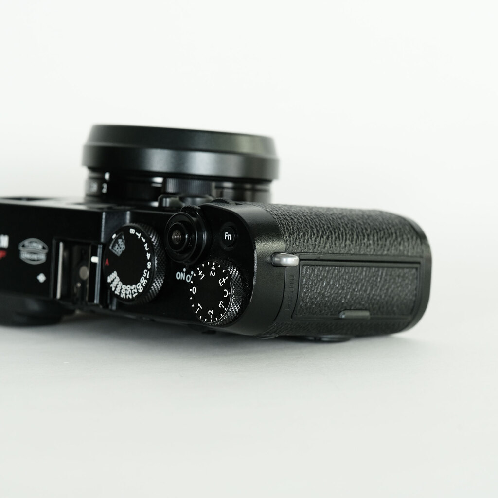 FUJIFILM X100F ブラック