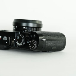 FUJIFILM X100F ブラック