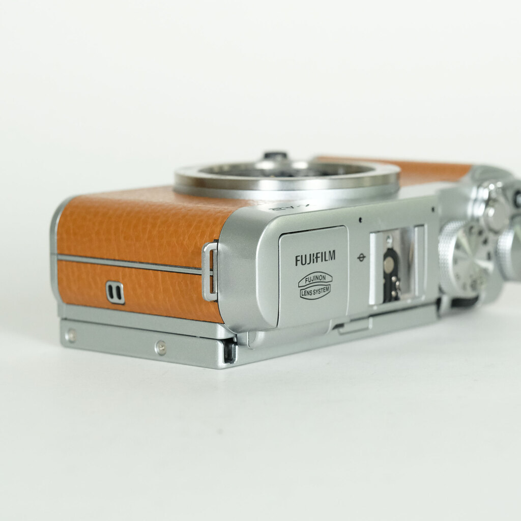 FUJIFILM X-A2 ボディ ブラウン