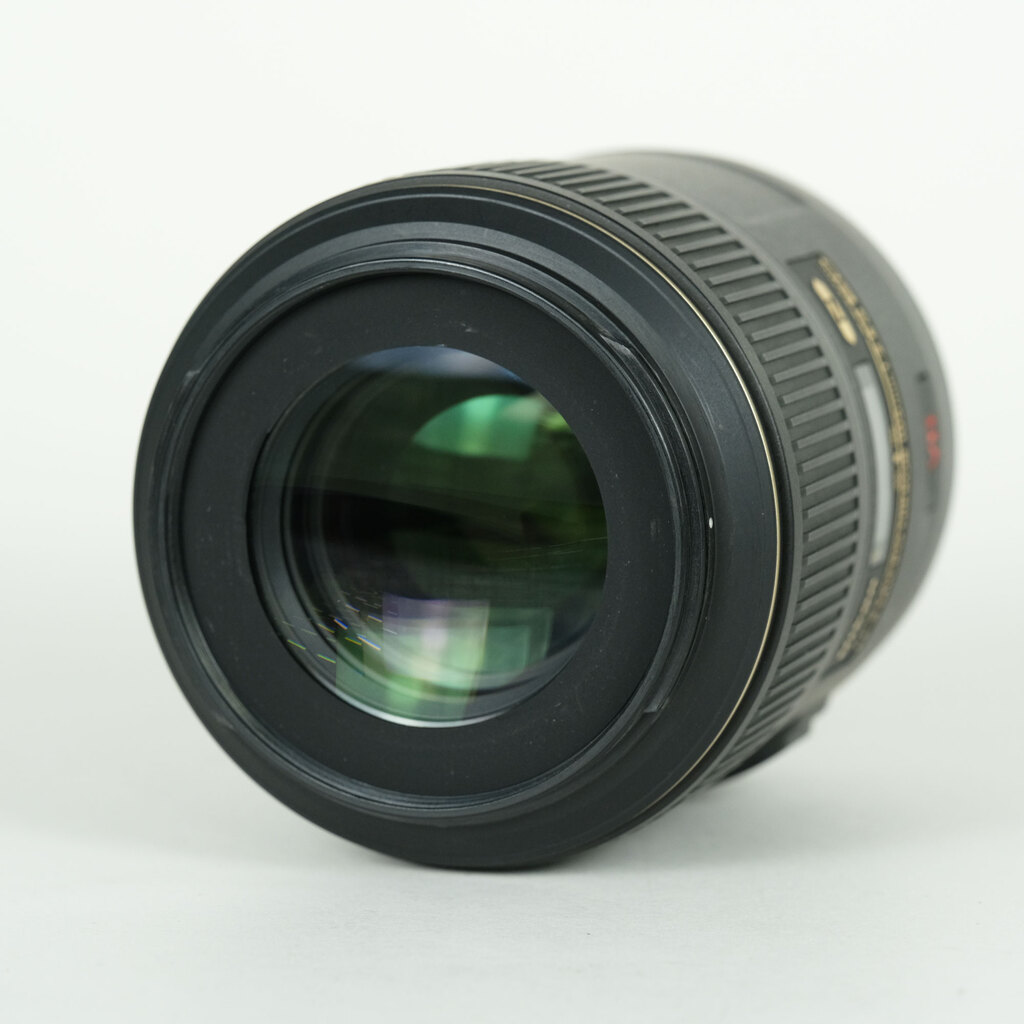 Nikon AF-S VR Micro-Nikkor 105mm f/2.8G IF-ED Nikon AF-S VR Micro-Nikkor 105mm f/2.8G IF-ED