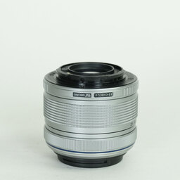 OLYMPUS M.ZUIKO DIGITAL 14-42mm F3.5-5.6IIR シルバー