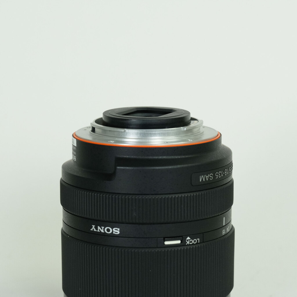 SONY DT 18-135mm F3.5-5.6 SAM SAL18135