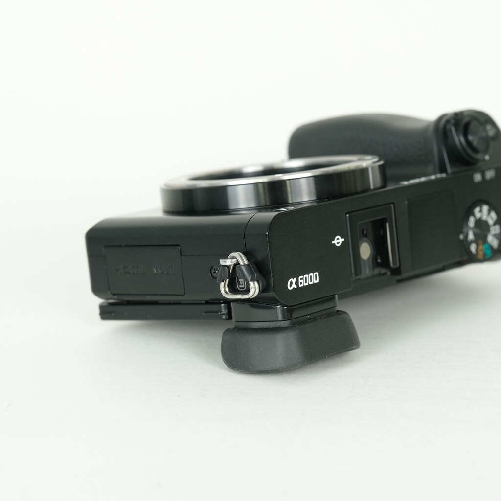SONY α6000（ILCE-6000）の出品 | ONE SCENE（ワンシーン）