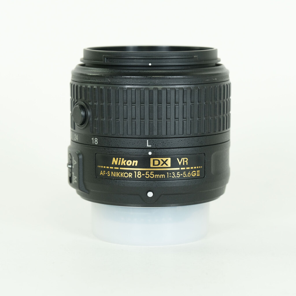 Nikon AF-S DX NIKKOR 18-55mm f3.5-5.6G VR II Nikon AF-S DX NIKKOR 18-55mm f3.5-5.6G VR II