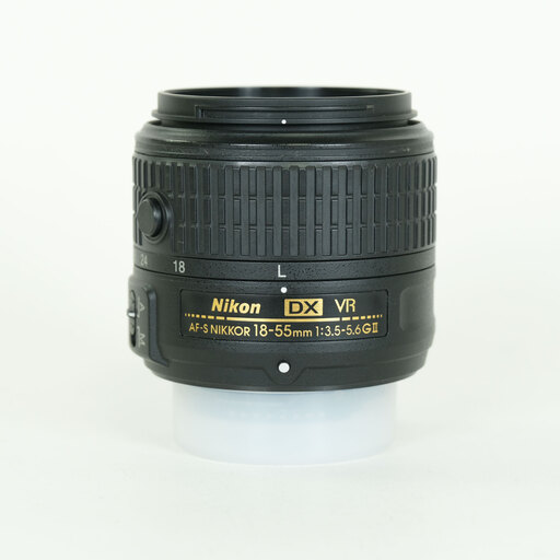 Nikon AF-S DX NIKKOR 18-55mm f3.5-5.6G VR II Nikon AF-S DX NIKKOR 18-55mm f3.5-5.6G VR II