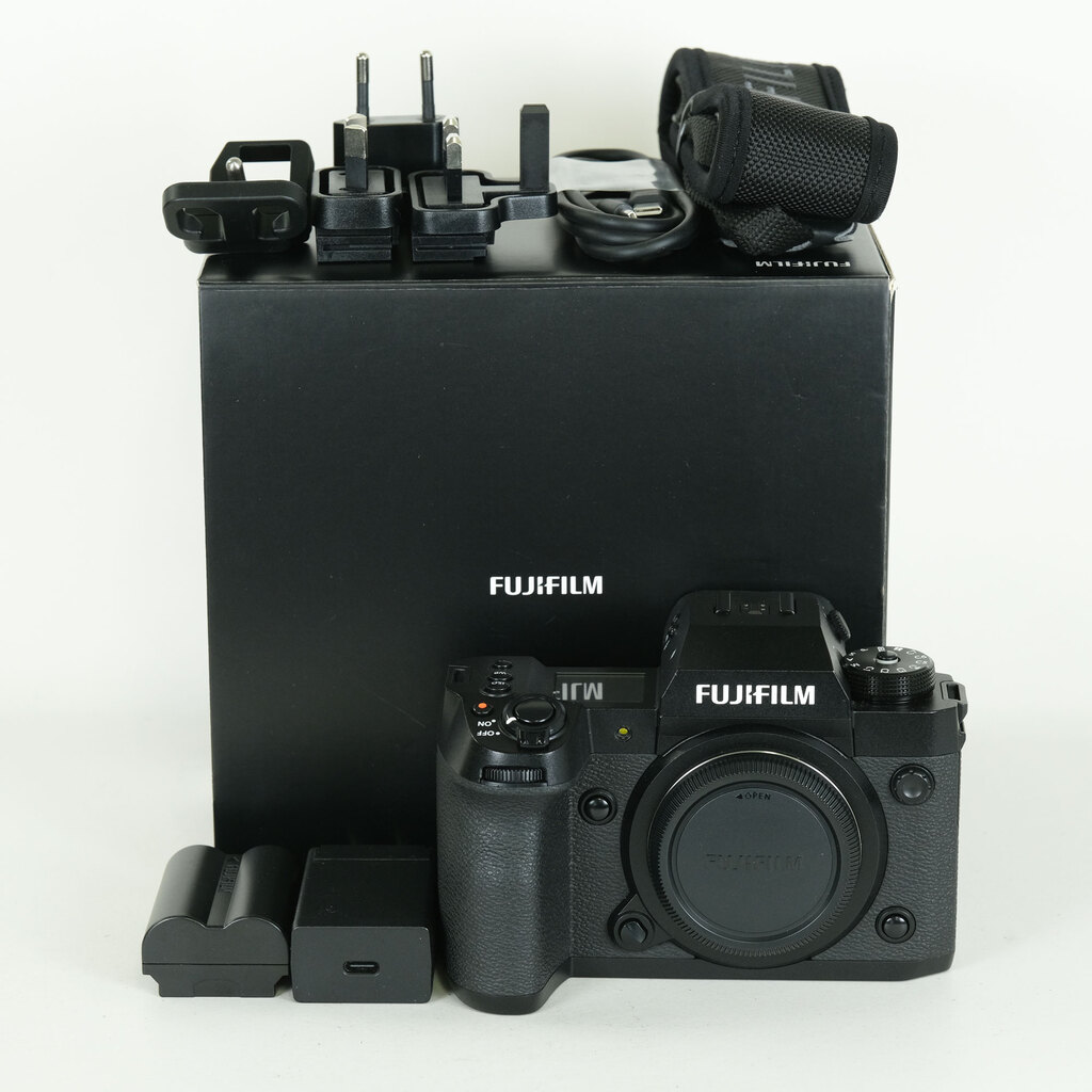 FUJIFILM X-H2