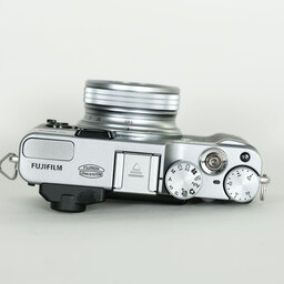 FUJIFILM X20 シルバー