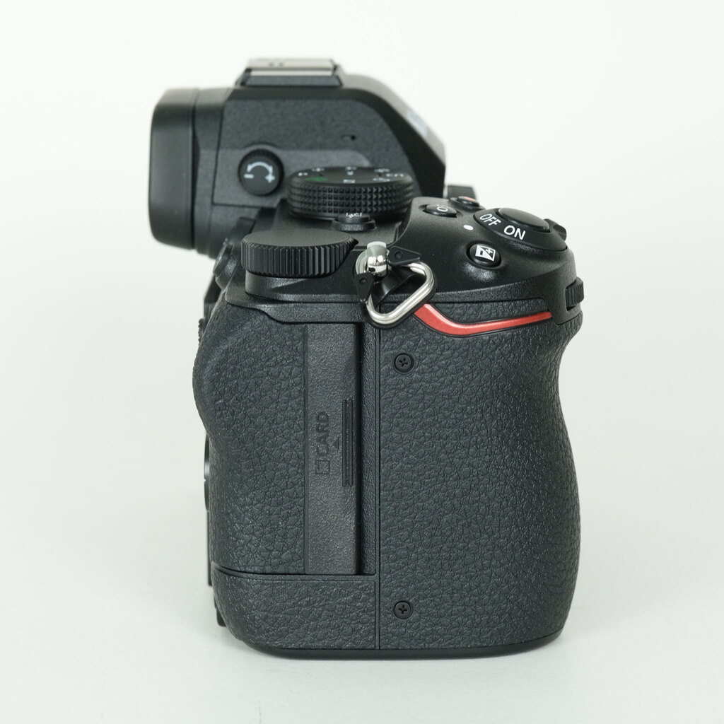 Nikon Z5II [�{�f�B]