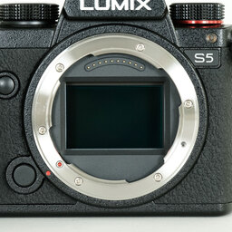 Panasonic LUMIX DC-S5