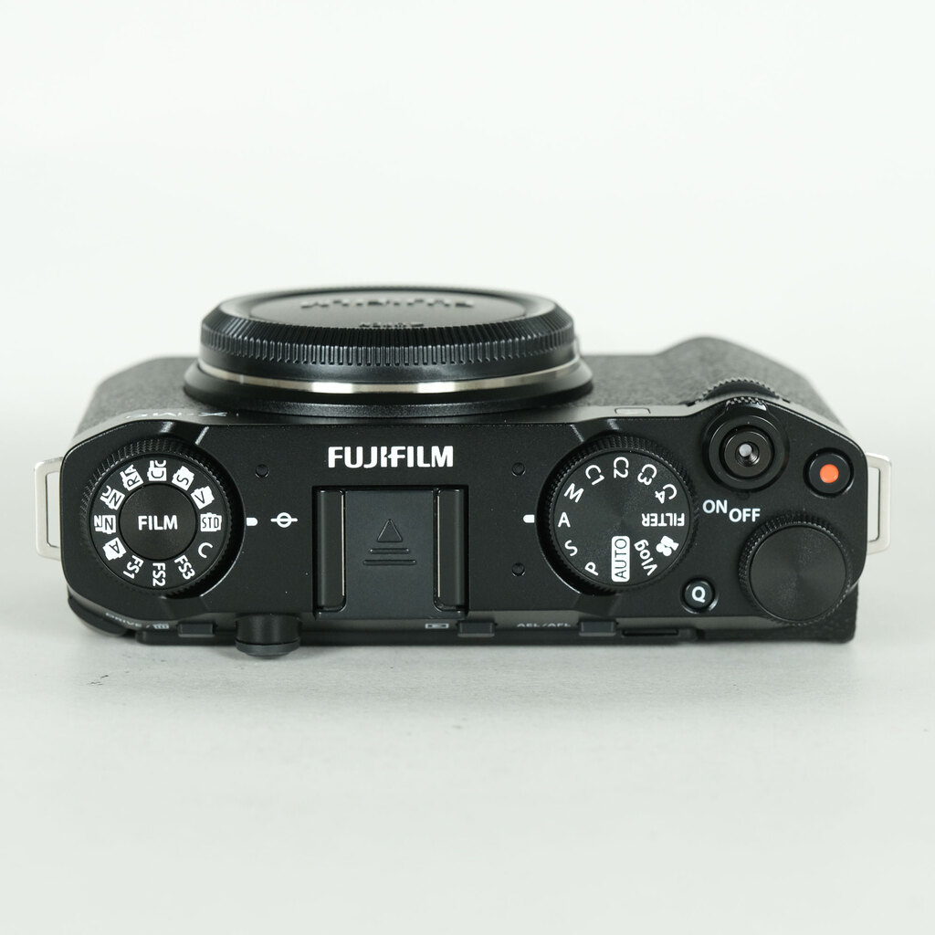 FUJIFILM X-M5