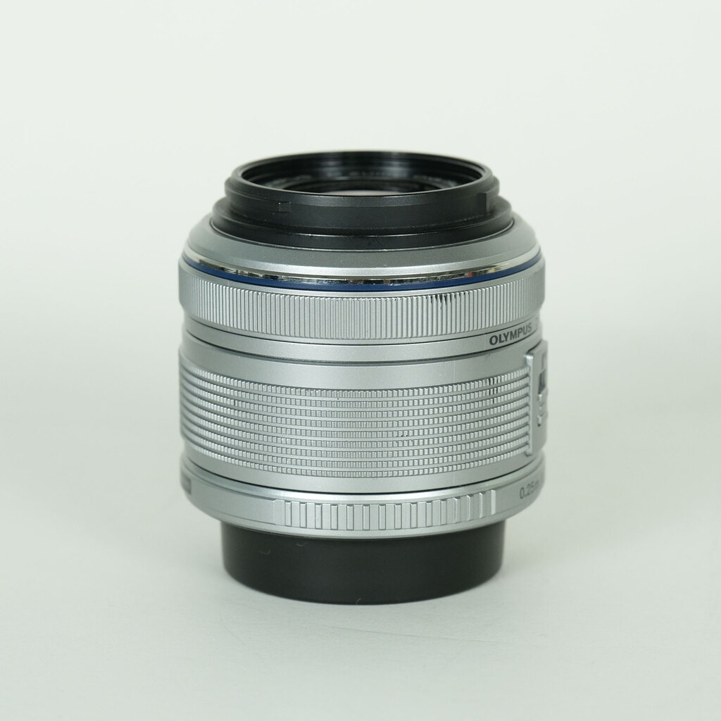 OLYMPUS M.ZUIKO DIGITAL 14-42mm F3.5-5.6IIR �V���o�[