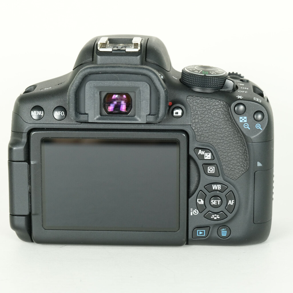 Canon EOS Kiss X8i