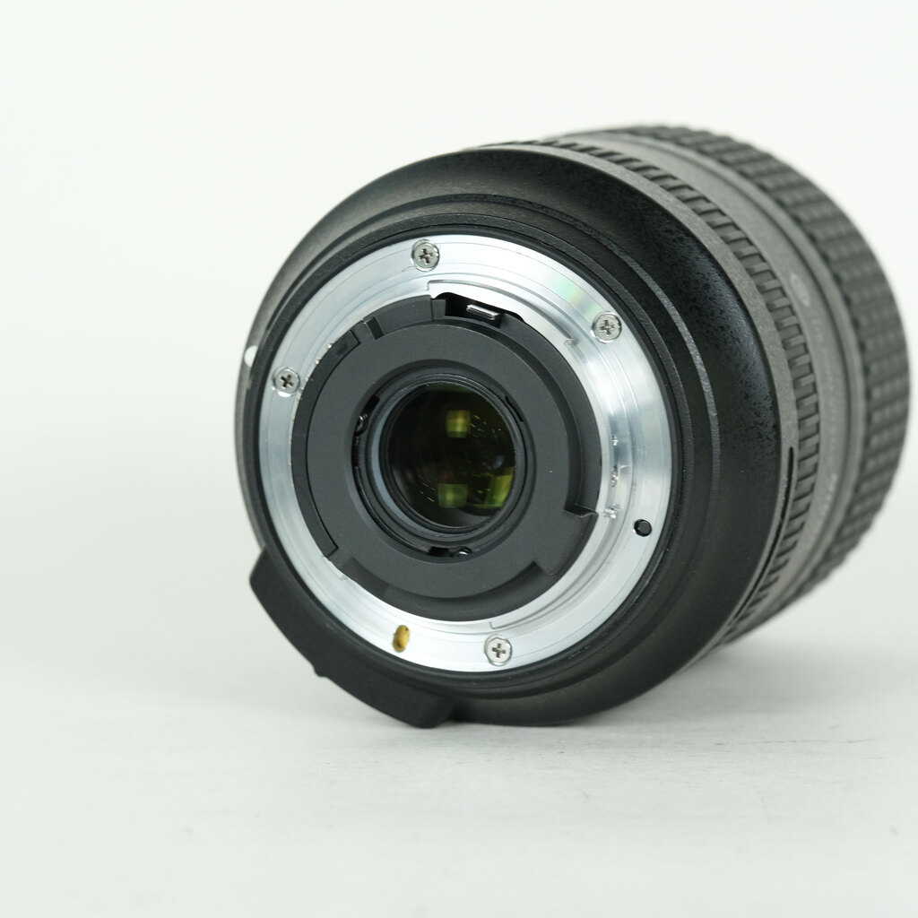 Nikon AF-S DX NIKKOR 18-300mm f/3.5-6.3G ED VRの出品 | ONE SCENE