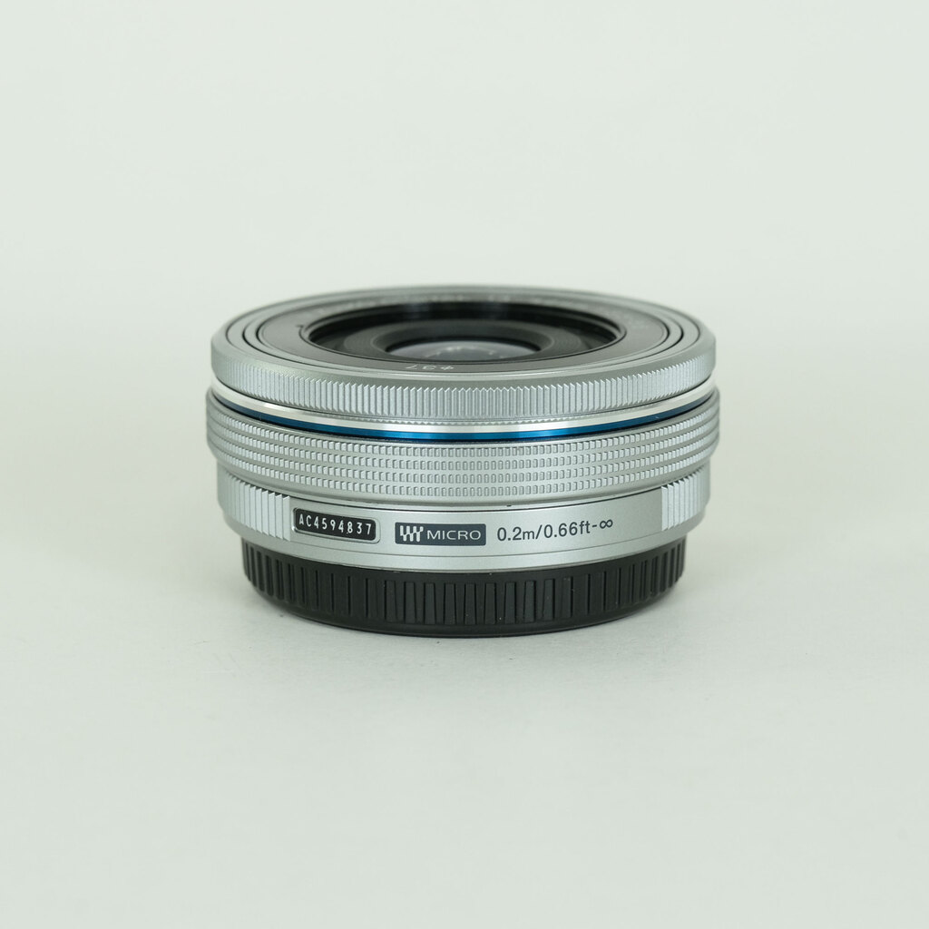 OLYMPUS M.ZUIKO DIGITAL ED 14-42mm F3.5-5.6 EZ シルバー OLYMPUS M.ZUIKO DIGITAL ED 14-42mm F3.5-5.6 EZ シルバー